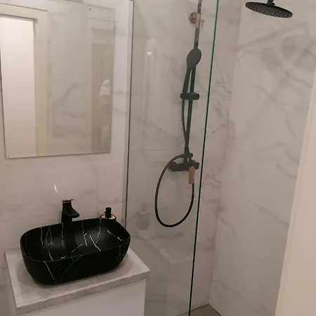 Teta Διαμέρισμα Σπλιτ